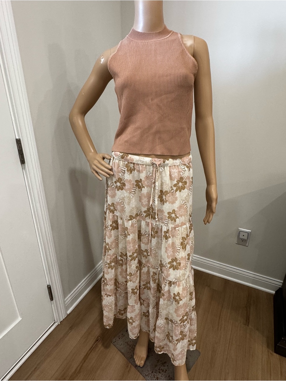 And Now This Cropped Tank Top Ribbed Sleeveless Fitted Cami Sz M